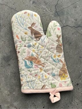 Sur La Table Pink Trim Bunny Print Cotton Oven Mitt